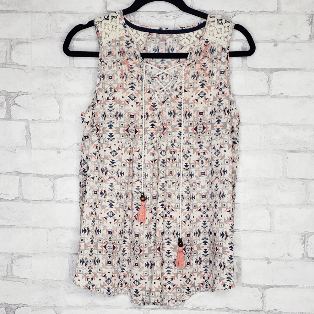 Xhiliration Geometric Tank Top Size Extra Large